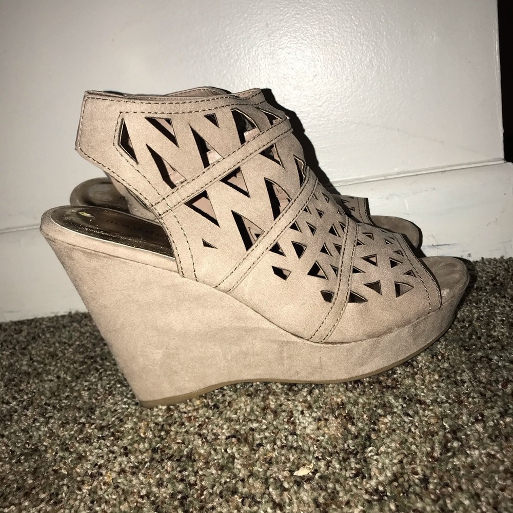 Tan Madden Girl wedges size 9